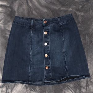 DENIM SKIRT WITH BUTTONS